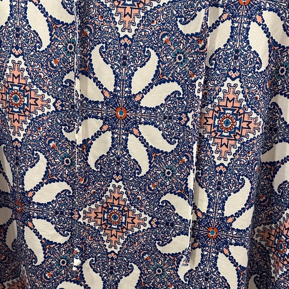 AUW Women's Floral Blue and White Blouse - Picture 3 of 3